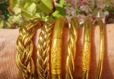 Ensemble de nos références joncs bouddhistes couleur gold