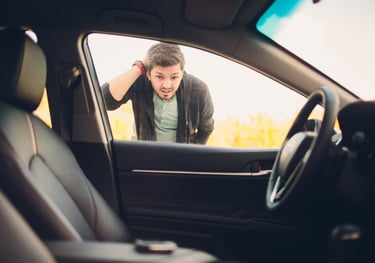 man-forgot-the-key-inside-of-his-car-calling-locksmith in Tampa Florida