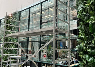 stikliniu lentynu sistemaa