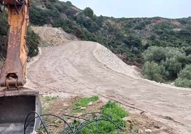 Χωματόδρομος διαμορφωμένος με μηχάνημα