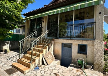 Nettoyage de vitres, veranda et baies vitrées à Cassis