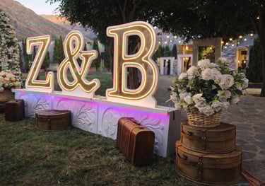 Letras iluminadas para eventos fabricadas a medida, estructura decorativa con iluminación integrada 