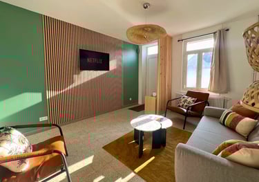 Salon confortable avec Wi-Fi haut débit et télévision connectée Netflix