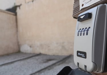 Boîte à clés sécurisée permettant une arrivée autonome au logement