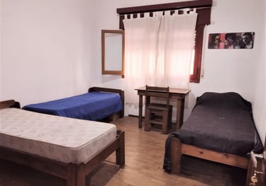 habitacion triple piso de parquet - residencia universitaria cordoba