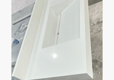 <img src="http://googleusercontent.com/file_content/0" alt="Lavatório de banheiro branco e moderno c