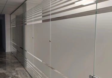 Veidrodinės ir matines pleveles klijavimas