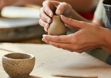 haand building pottery class