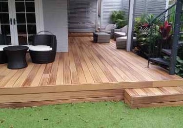 Duralife composite deck - Teak