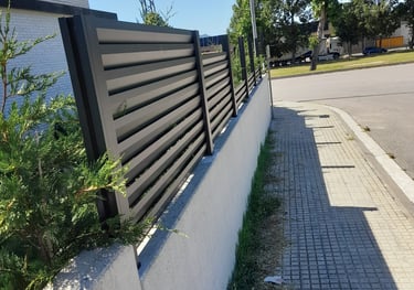 tancaments aluminis vic