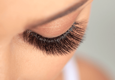 kosmetikausbildung-in-bayern Kosmetikausbildung Nageldesign Fußpflege Wimpernstylist Wimpern