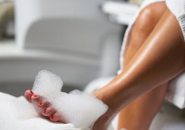 kosmetikausbildung-in-bayern Kosmetikausbildung Nageldesign Fußpflege Wimpernstylist Wimpern