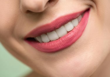 kosmetikausbildung-in-bayern Kosmetikausbildung Nageldesign Fußpflege Wimpernstylist Wimpern