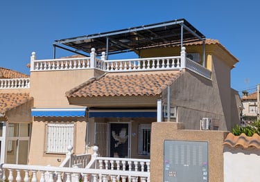 Instalacion paneles solares en San Miguel de Salinas