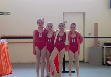 Niñas a punto de entrar al examen de RAD