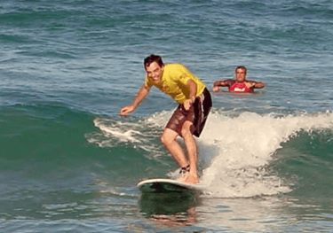 Aula de surfe em Itamambuca