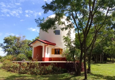 Kuppelhaus mit 1 Hektar Grundstück zum Kauf in Troche, Paraguay