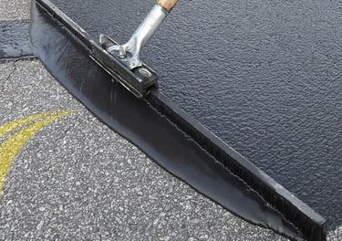 Seal coating driveway with professional technique
