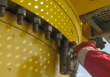 crane inspection slew ring on offshore pedestal crane