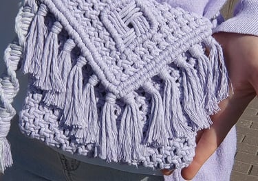 alyvinės spalvos macrame pintas rankinukas per petį
