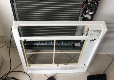 Démontage d'une climatisation console pour l'entretien