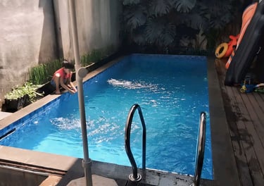 Kolam renang yang di desain oleh dayanapool yang cocok untuk rumah, cocok untuk para keluarga