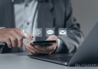 advogado realizando atendimento digital