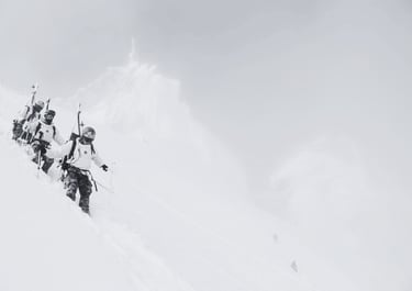 Valentin et des camarades descendent de l'aiguille du midi à Chamonix