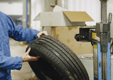 Remplacement et montage de pneus à Aix-les-Bains – garage Auto Clini’k voitures et utilitaires