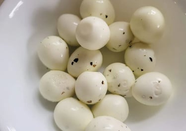 trứng chim cút khó bóc vỏ