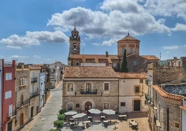 Plaza Mayor de Sant Jordi, Castellón, cerca de Carmens Rura