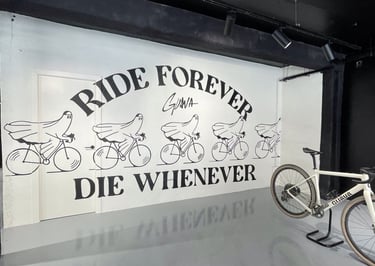 mural corporativo en una tienda conocida de bicicletas