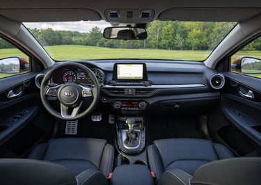 Interior do Kia Cerato 2020 com 167 cv automático e central multimídia de 8 polegadas