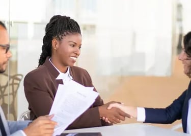 alt="Advogada Denise Viana em Viamão, especialista em Direito Trabalhista, de Família e Inventário