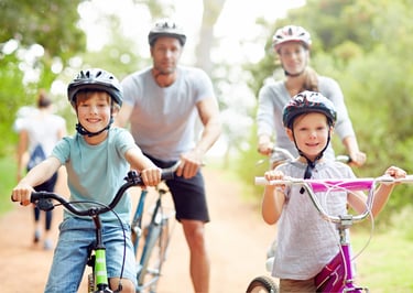 النشاطات الاجتماعية والاسرية والرياضية