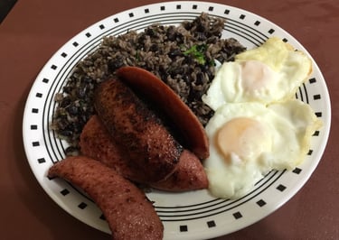 las brasas gallo pinto con salchichon y huevos, rice and beans, eggs and sausage