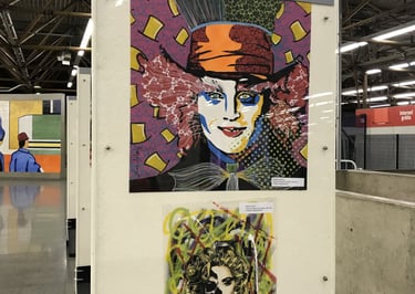 Explore a criatividade e originalidade de Sérgio Astral na exposição "Se Liga no Traço". 