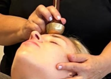 Indiase gezichtsmassage met de kansa wand