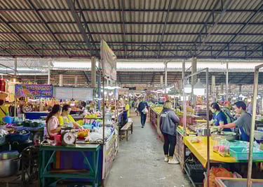 Ruam Charoen Market(ตลาดนัดร่วมเจริญ) à Packnam Chumphon