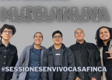 La banda Muscuykuna posando para la presentación musical “Sesiones en Vivo Casa Finca”.
