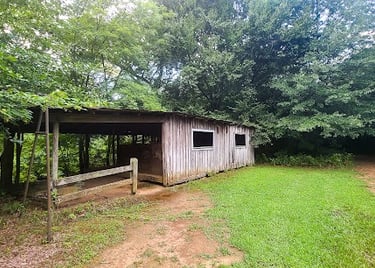 Hixson/Chattanooga - small lean-to cabin down a nature trail at Greenway Park