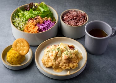 guilt free plateチキン南蛮特製スイートチリタルタルソースのセットメニュー|堺市のグルメ情報ならサカイタイムズ