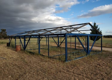 Diseño de Estructura metálica de gallinero portátil móvil