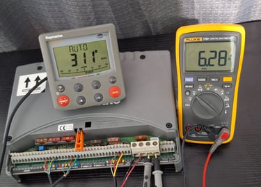 a raymarine s3g connected to auto pilot head