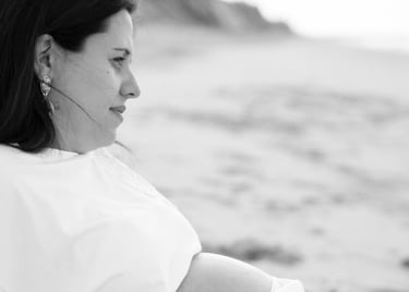 pregnancy photo in Algarve, portrait of a woman pregnant 