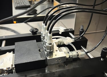 Modulo ABS siendo reparado de su parte Hidraulica los errores mas comunes rueda/s se queda frenada, rueda/s no frena