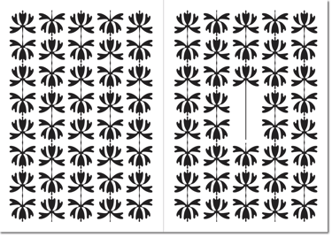 Geöffnete Klappkarte mit floralem Muster