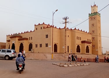 A view of the mosque in M'hamid El Ghizlane, starting point for Ultimate Sahara camel treks