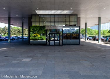 Former bus station ● Milton Keynes, UK ● Derek Yeadon - Milton Keynes Development Corporation ● 1982-1983