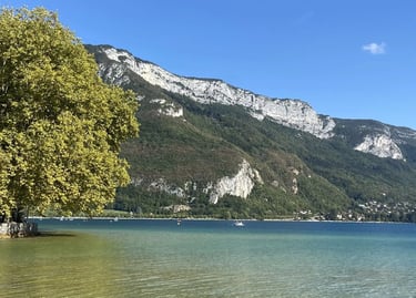 Annecy montagne lac céramique locale